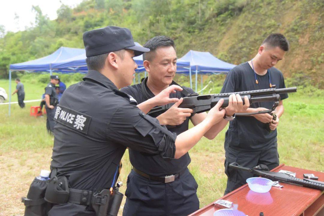 博白警察在这里开枪了!