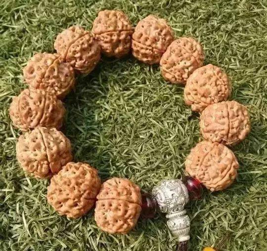 配饰|金刚菩提和不同配饰的搭配，霸气而且简直美到爆！