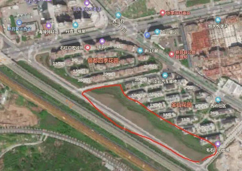 工程建设地点为:  新昌县万丰大道金山花园边