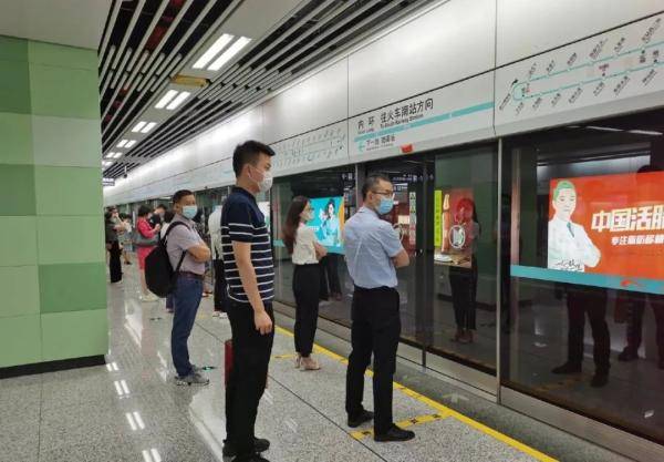 ○火车北站:临近e出入口 ○理工大学站:临近站厅中部 ○成都东客站
