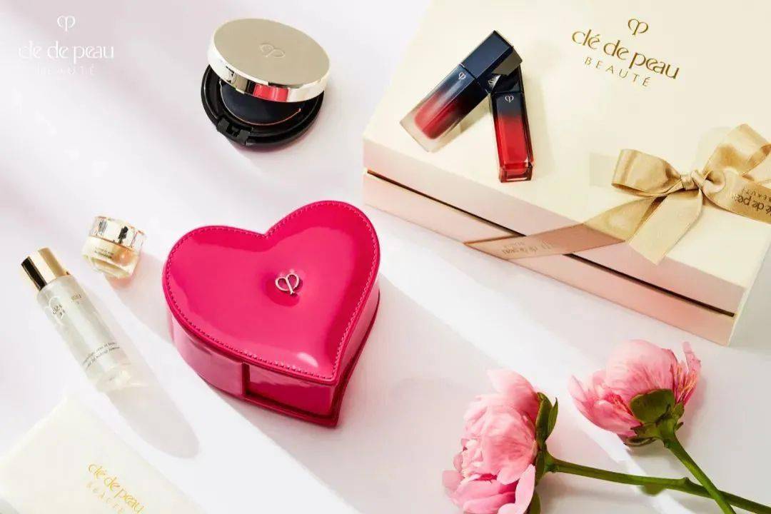 礼盒|男朋友先放一放，趁情人节买套美容品挺值的！