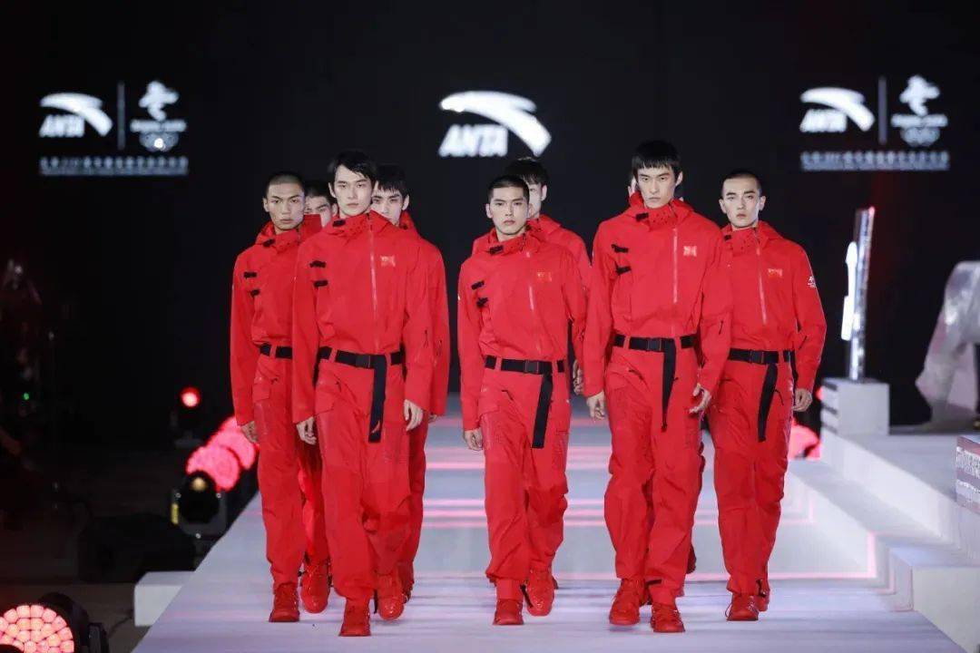 魔都|「安踏星空间」快闪店亮相上海港汇恒隆广场,魔都潮人们速去GET时髦穿衣经!