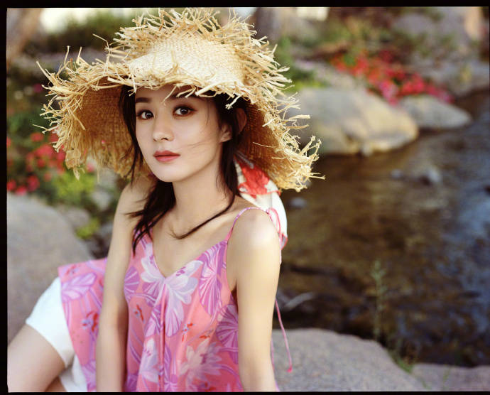 少女|赵丽颖俏丽清新 少女感十足