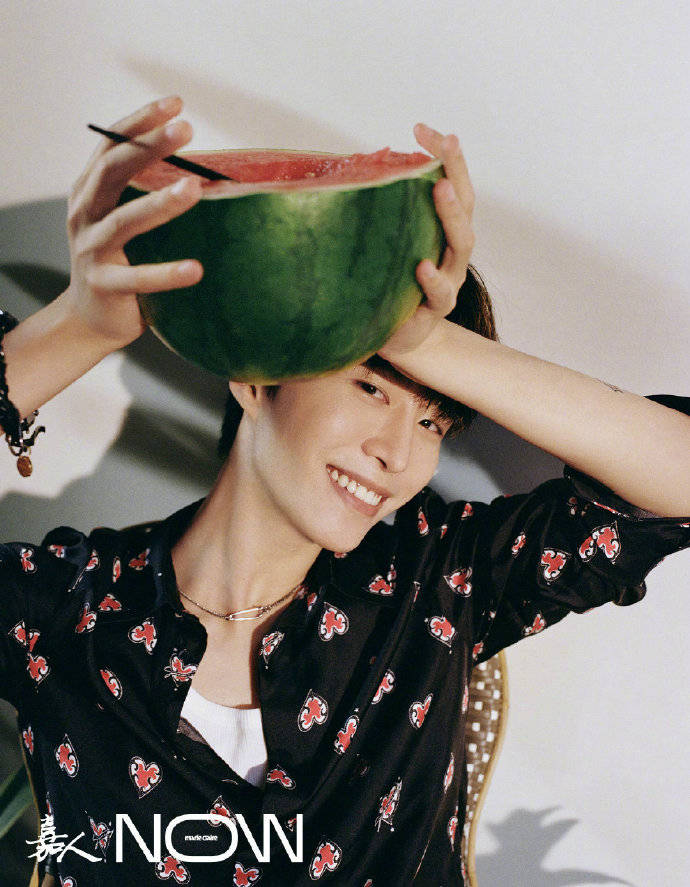 少年|范丞丞自在悠闲的生活调调 清新少年感扑面而来