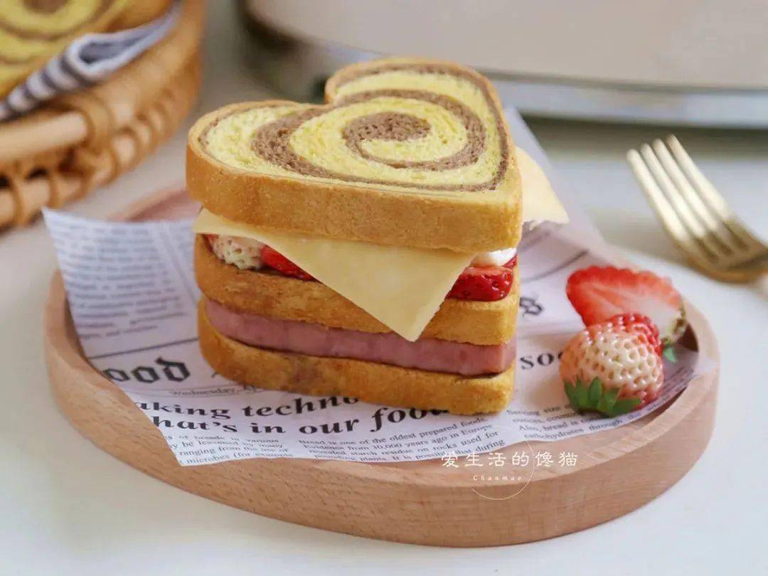 贝果三明治和丹麦可颂面包|摄影|静物|玩味拾光 - 原创作品 - 站酷 (ZCOOL)