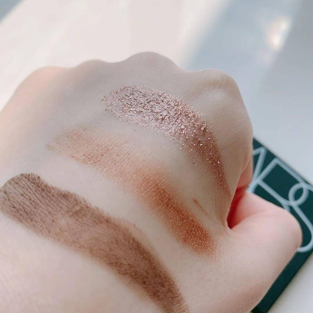 眼影|一盘多用 这些彩妆盘也太万能了吧！