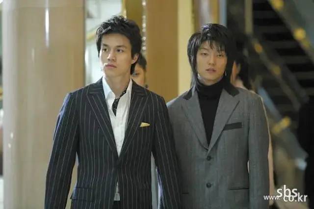 花美男|李准基用了15年，让人不再关注他的美貌