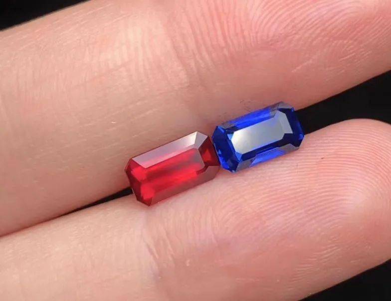 梅根|梅根形象又崩了，竟然出书洗白自己？ 嫉妒凯特是因为珠宝分配不均？