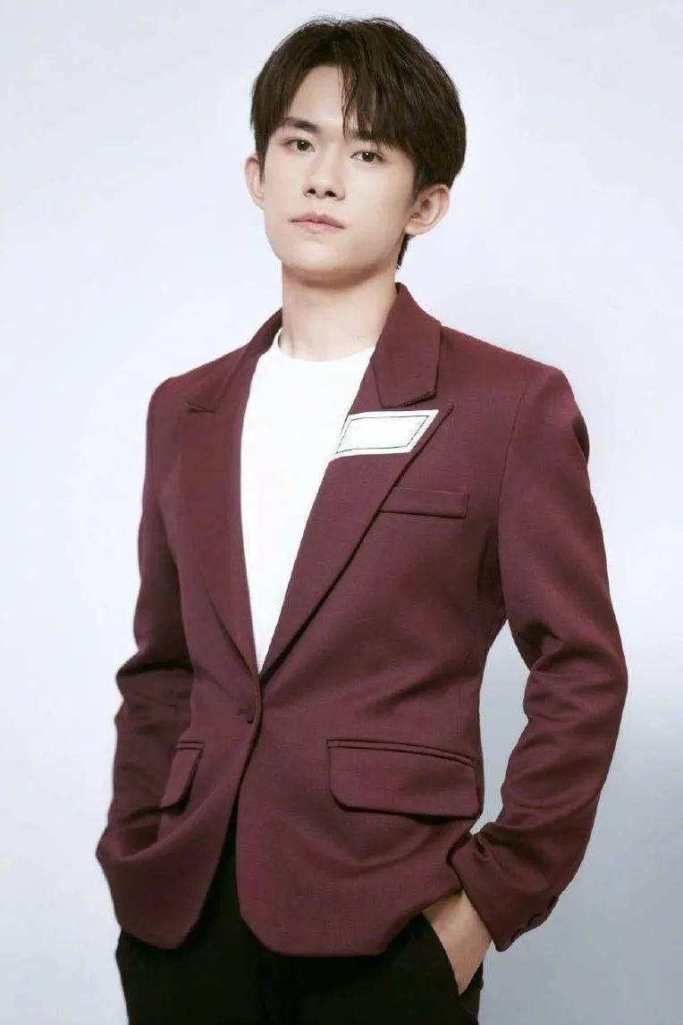 燕妮|播音主持艺考生最全穿搭推荐,艺考你穿对了吗?