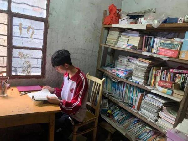 孙川|这位凉山学生收到清华大学通知书 背后故事很励志