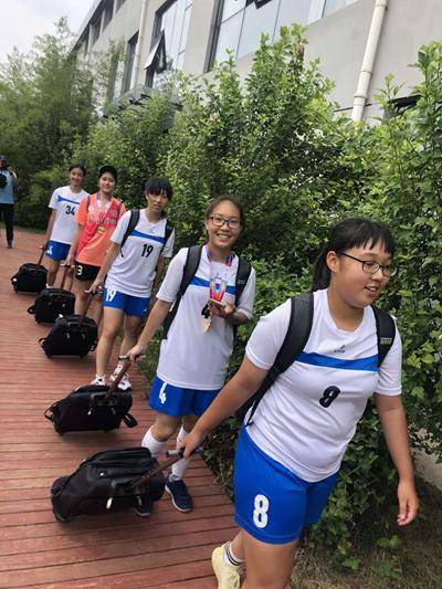 清华附中|从考场到球场 高三女生还有条“球”“学”路