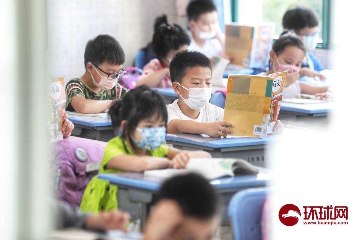 中小学|今天，武汉市2842所中小学幼儿园的139.9万学生全面开学