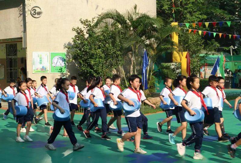 "神兽"回笼,带你直击海富小学开学礼!唱粤曲,朗诵,手指操.精彩!