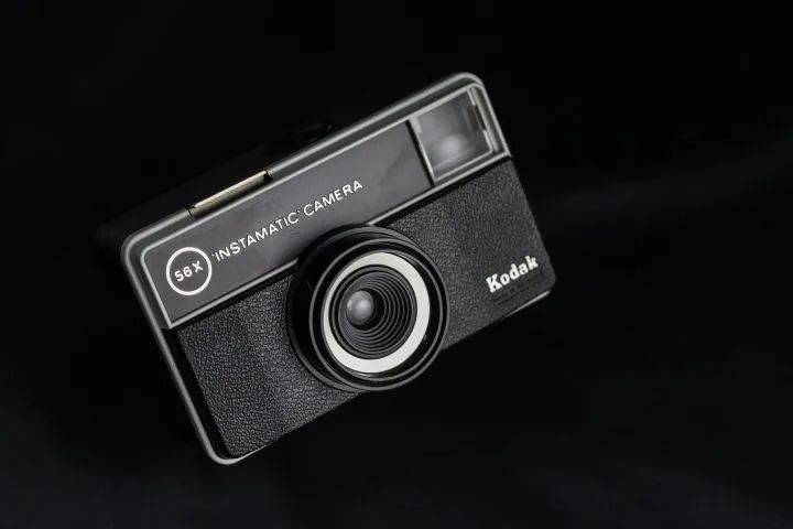 制药|140岁柯达，卖不出胶卷惨遭破产？竟靠跨界制药、卖衣服，重新复活！