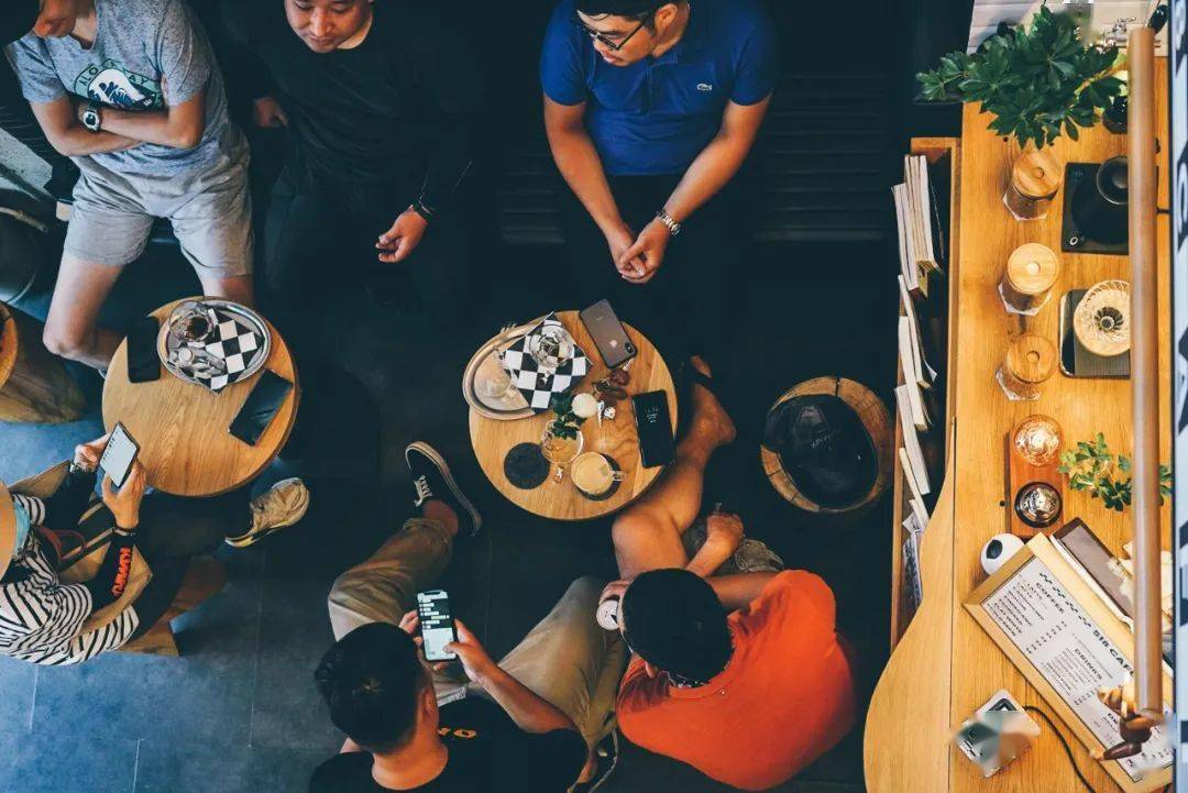 明星|编辑之选｜这位明星 DJ 把自己热爱的生活，开成一家咖啡店