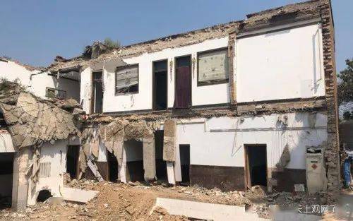 “死的都是我亲人！”饭店坍塌，过寿老人下跪道歉…视频太心疼