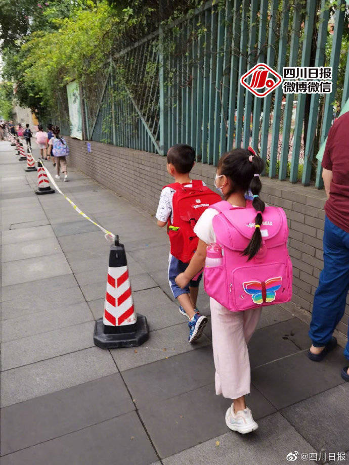 神兽|开学第一天 “神兽”归笼