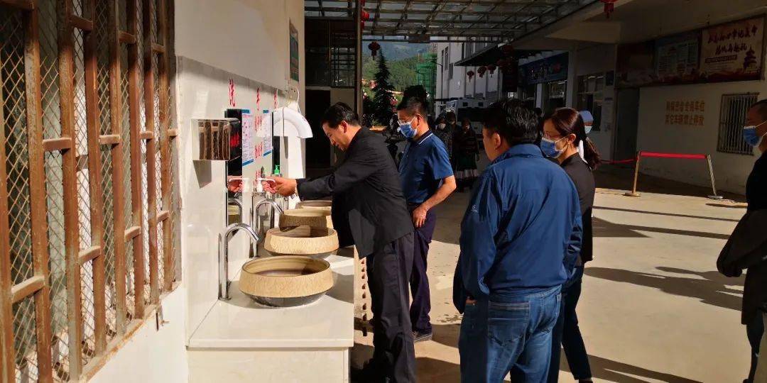 丽江市组织开展半年医改和党建等重点工作专题调研