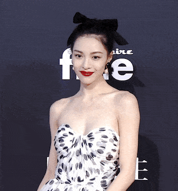 爱的|新一季最美唇色，是女星们都爱的不正“红”与不正“棕”