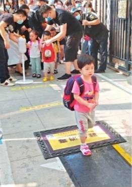 武汉市|教室重新响起 “上课、起立，老师好！”