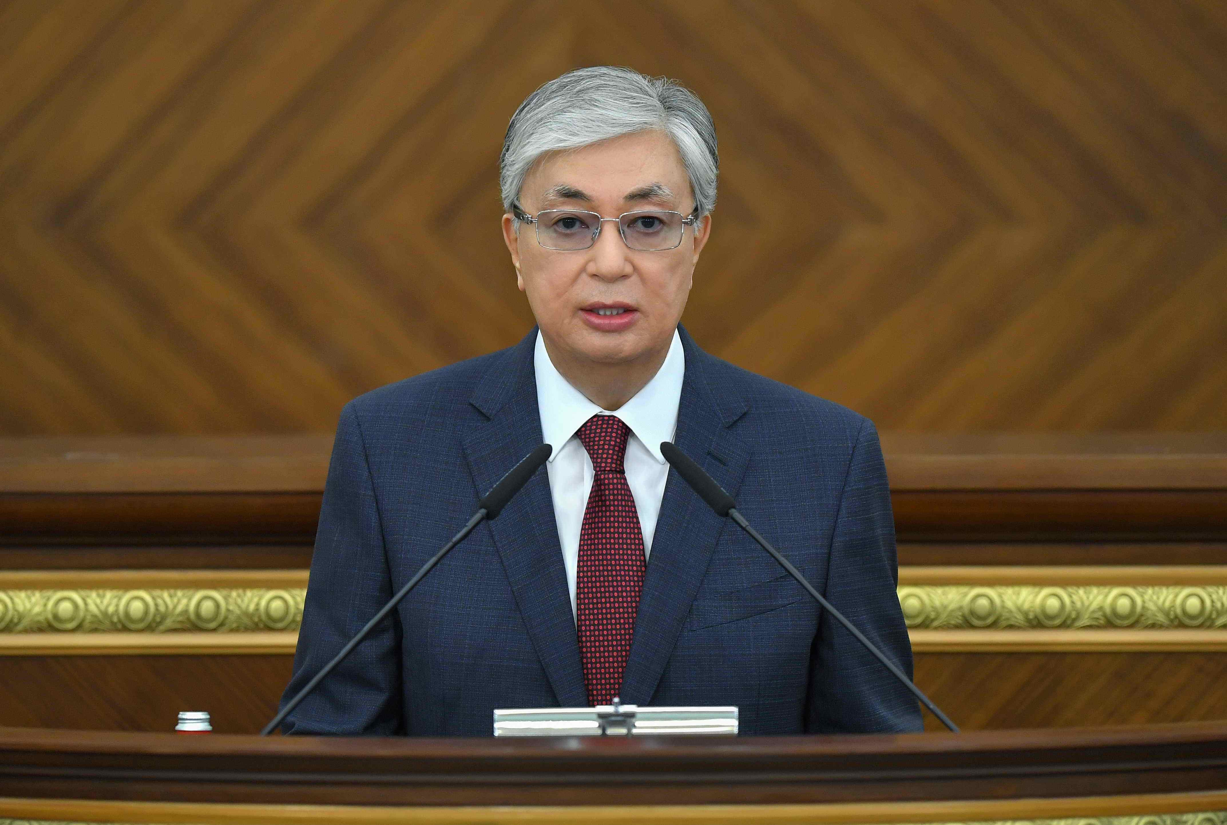 哈萨克斯坦总统强调将加快经济多元化发展