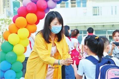 武汉市|教室重新响起 “上课、起立，老师好！”