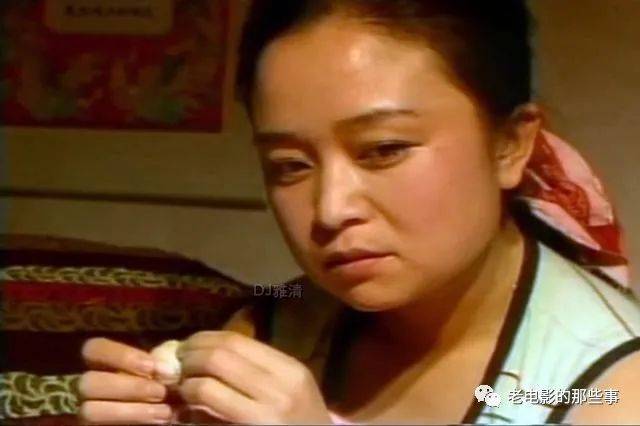 32年后篱笆女人和狗演员今昔照走出一屋子老戏骨