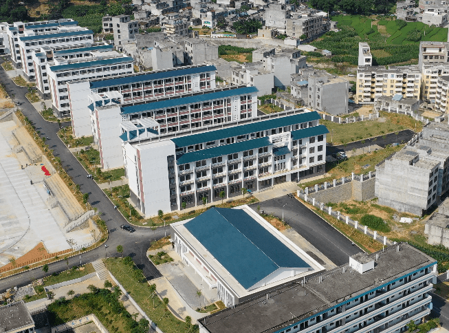 你好岭南中学马山又一所新学校揭牌正式招生