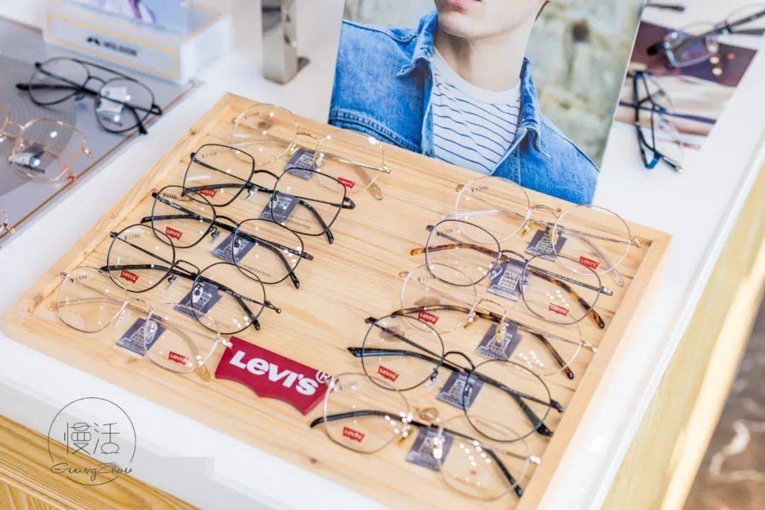 镜片|99元配防蓝光镜，告别“土黑框”和“啤酒瓶底”，高度近视应该这样挑眼镜！