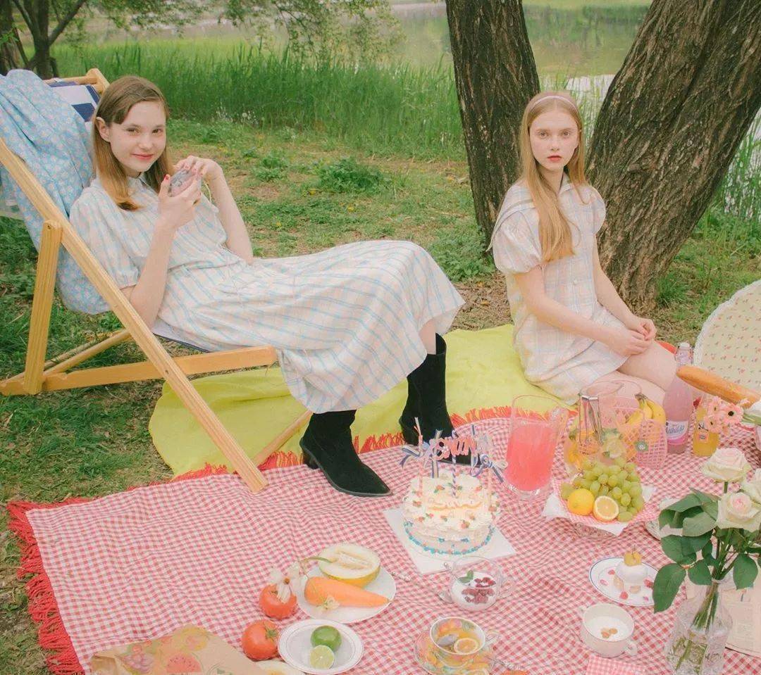 照片|颜值不够的女生，怎么拍出朋友圈点赞超高的照片？