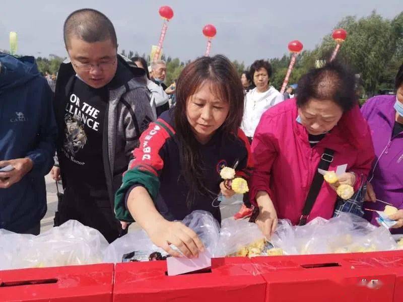 市民|[花絮]第四届中国·绥化鲜食玉米节市民现场品鉴最好吃鲜食玉米