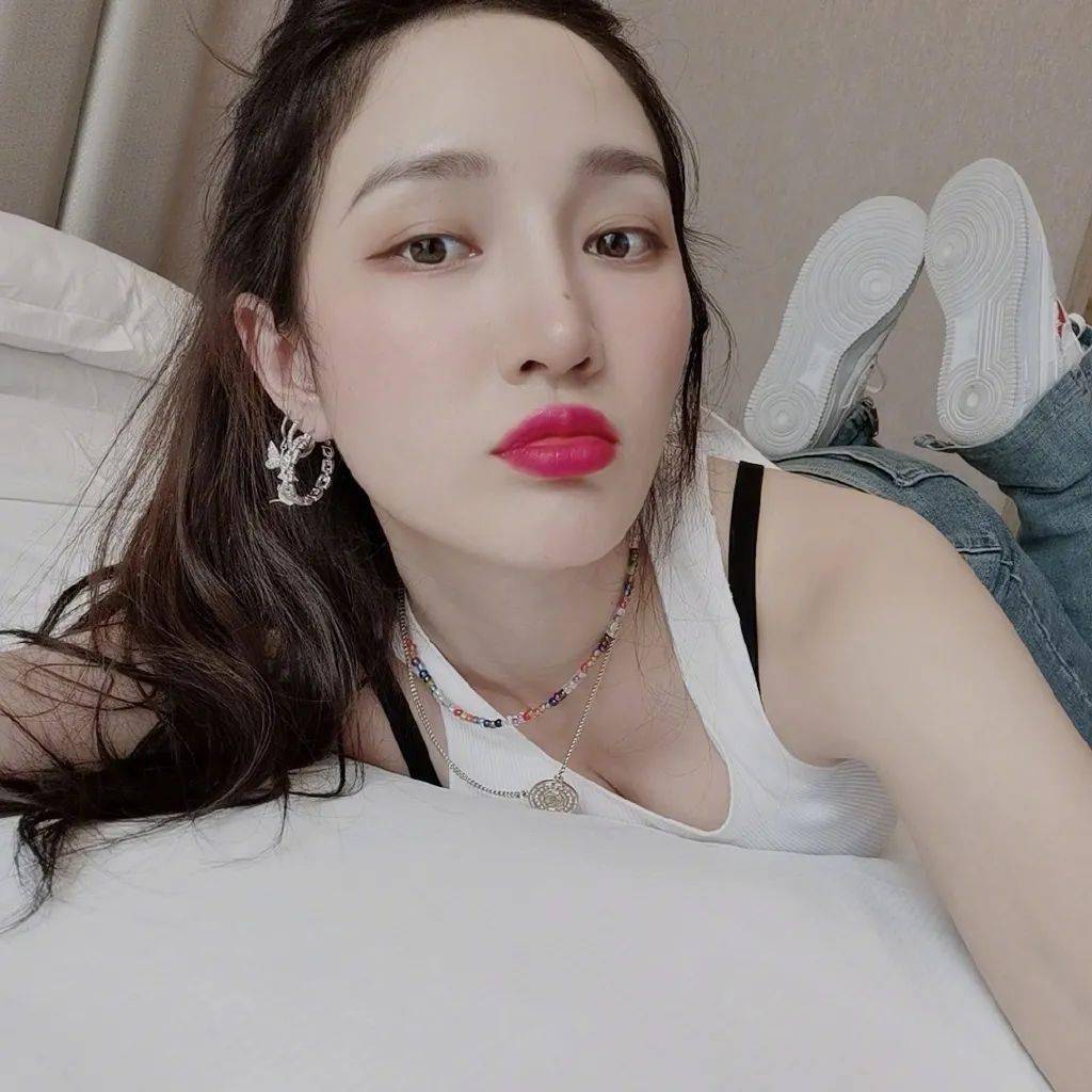 女生|金晨的点痣妆，长在了我的审美点上