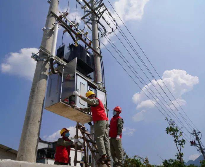 巴东gdp_巴东长江大桥图(2)