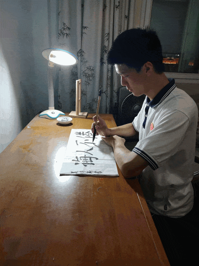 【学生荟】情暖金秋颂师恩|吴淞中学学子创意庆祝教师