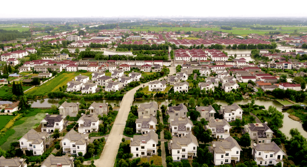 溱东镇周黄村要对建设主题再提炼,结合本地特色,注重与周边景区错位