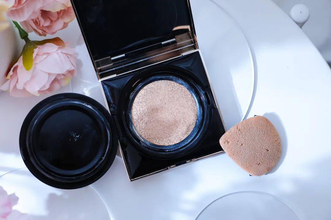 气垫|大赏测评 | 美妆三大头竞相争宠，YSL这是要上天啊！