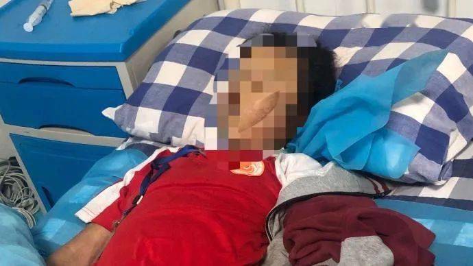 王某|打手心、罚跪...小学生非正常死亡前曾被体罚？官方证实