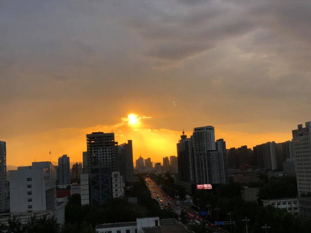 周末雨天朋友圈 66dc58cba299484e8147f24aef3a7073.jpeg