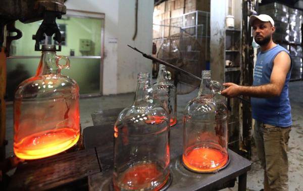 废品|爆炸过后 黎巴嫩玻璃废品回收再利用