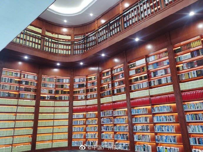 支教团|华工新生开学典礼，这一幕让人泪目…