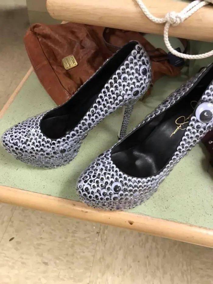 设计的|这衣服是鬼设计的吗？已经跟不上潮流了？