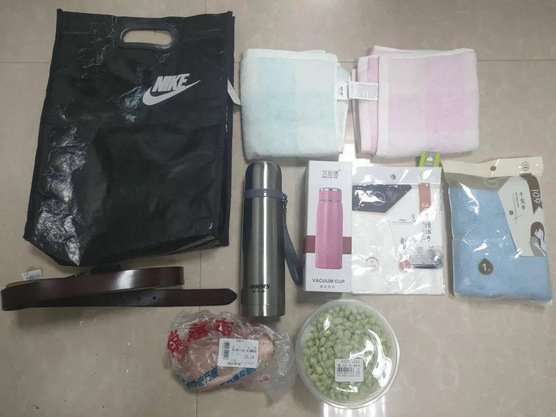 怎么做超级大的礼物盒 bf0dd8f3d8a642e1ac340d750382f21d.jpeg