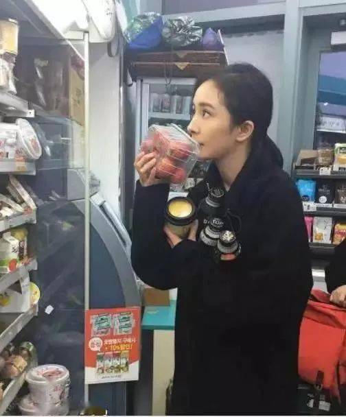 关晓彤|关晓彤鹿晗被爆已分手？都憔悴成这样了...