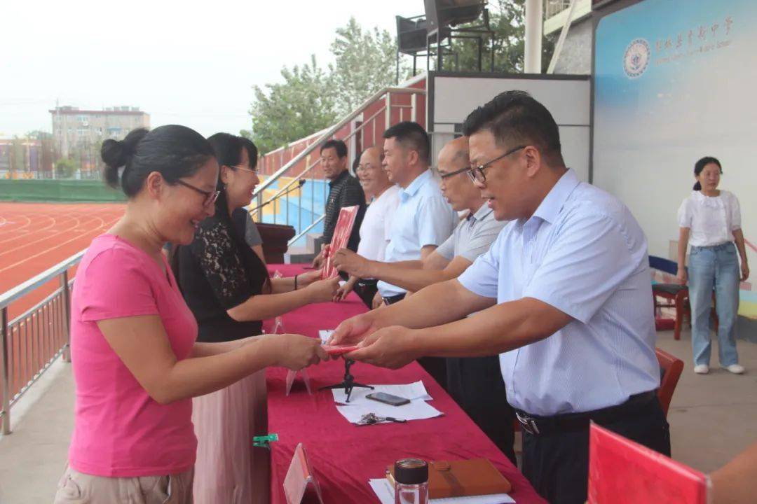 育新实验学校2020排名育新中学隆重举行2020年校园文学科技体育艺术节