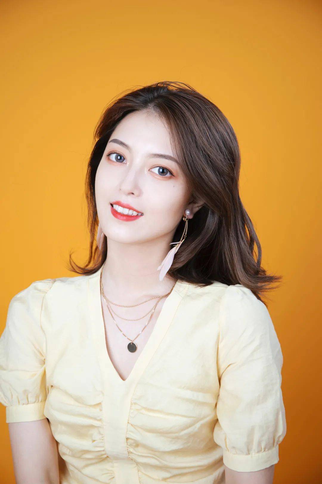 时尚|孟佳成团后时尚资源好到逆天 还不是因为私下这些“小动作”！