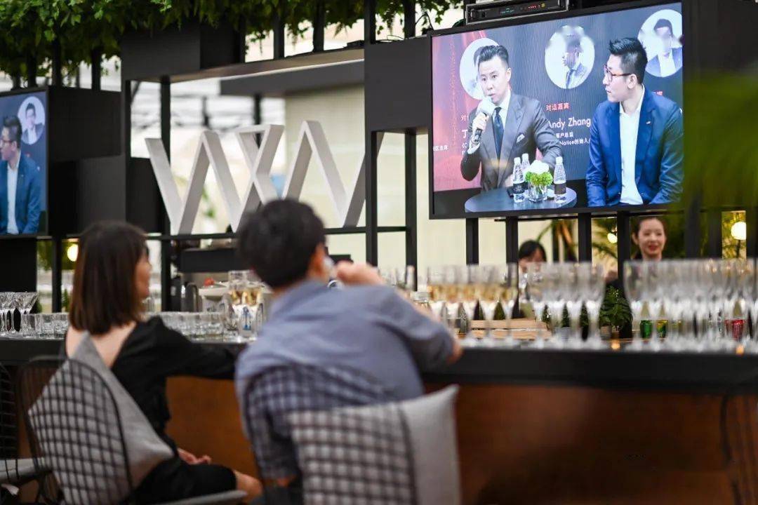 制表|午夜表情 | 终于等来了今年第一场表展,大家都卯足了劲儿。