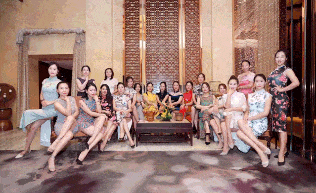 鲜肉|49岁闫妮“换脸”后爆红,还和当红小鲜肉谈起了恋爱,网友:全是装的!