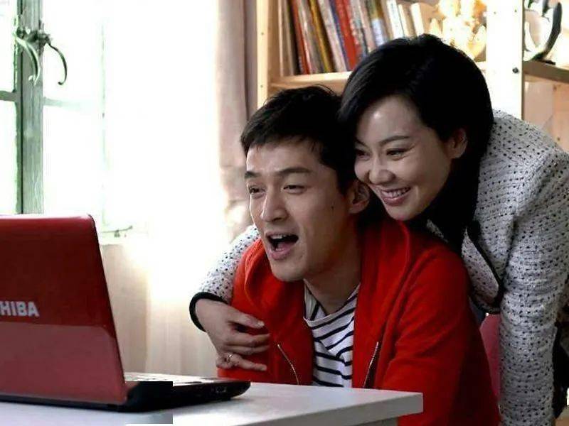 鲜肉|49岁闫妮“换脸”后爆红,还和当红小鲜肉谈起了恋爱,网友:全是装的!