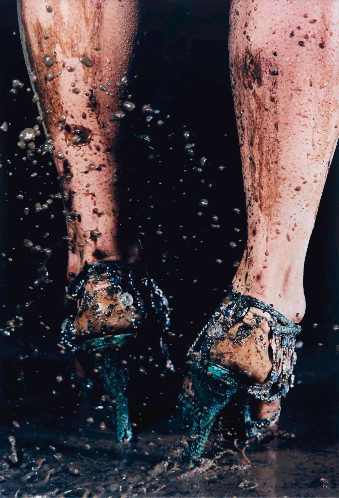 高跟鞋|100张大师镜头下危险迷人的高跟鞋