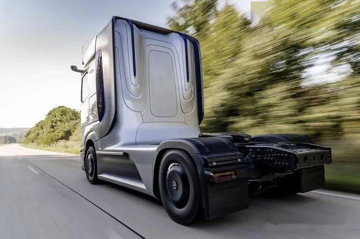续航超1000公里戴姆勒燃料电池概念卡车奔驰genh2全球首发